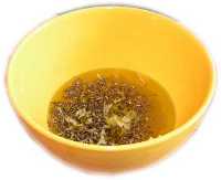miseczka z oliw� z oliwek oregano i chili